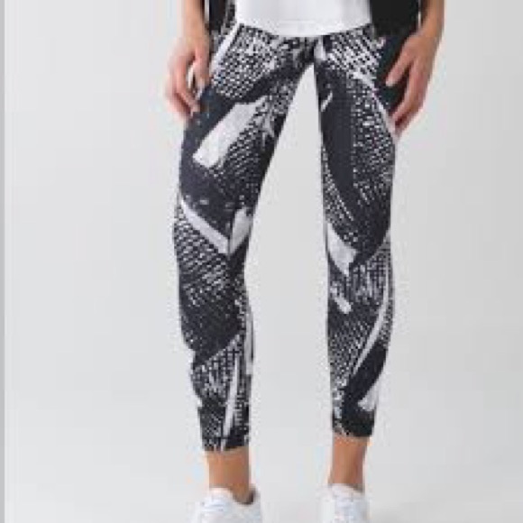 Lululemon High Times 7/8 Pant Full On Luon Static Mist Size 6‎ - Picture 1 of 6